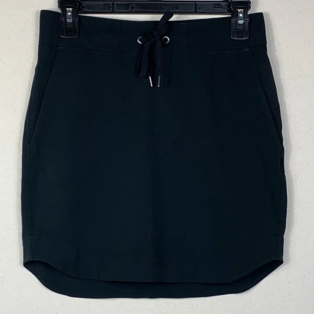 Athleta | Black Skirt
